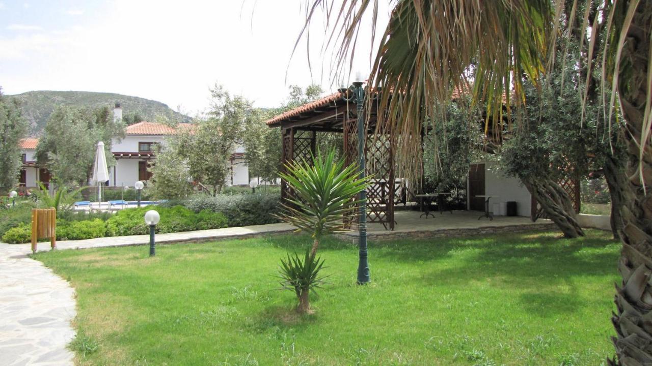 Razi Beach Lefokastro Exterior photo