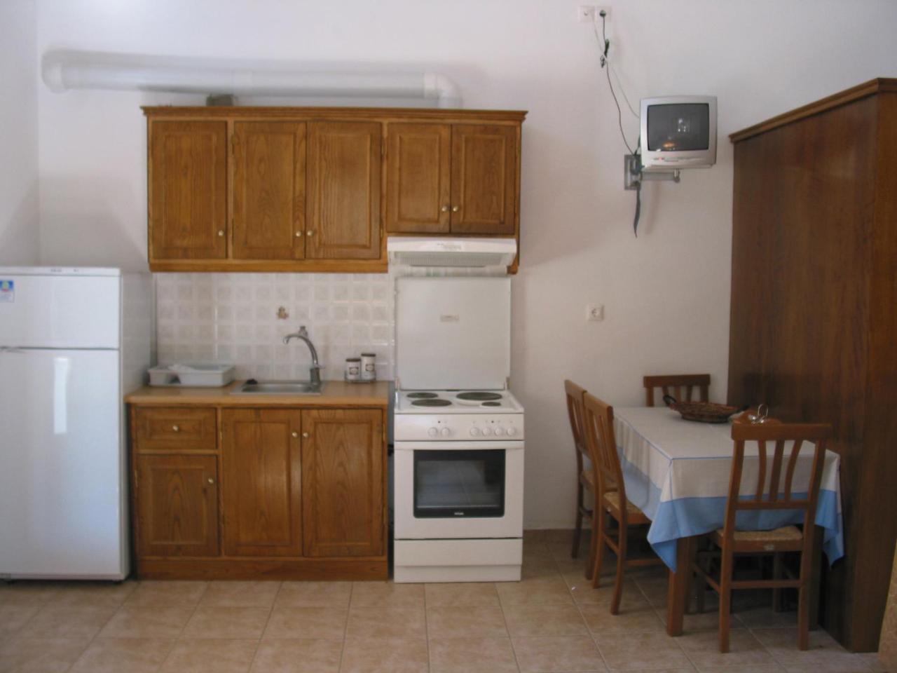 Razi Beach Lefokastro Exterior photo