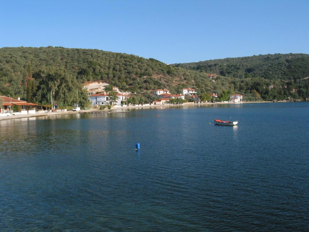 Razi Beach Lefokastro Exterior photo