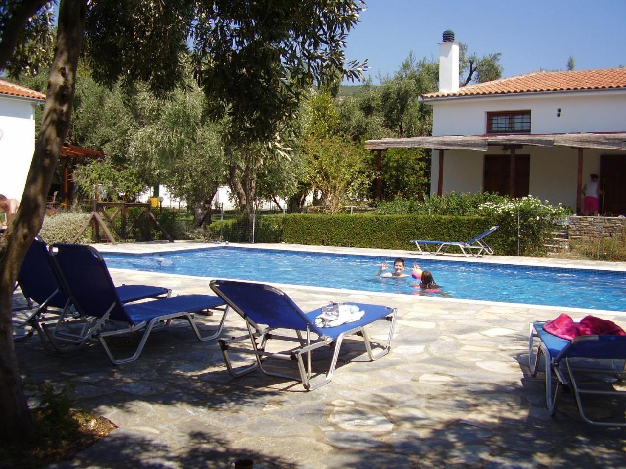 Razi Beach Lefokastro Exterior photo