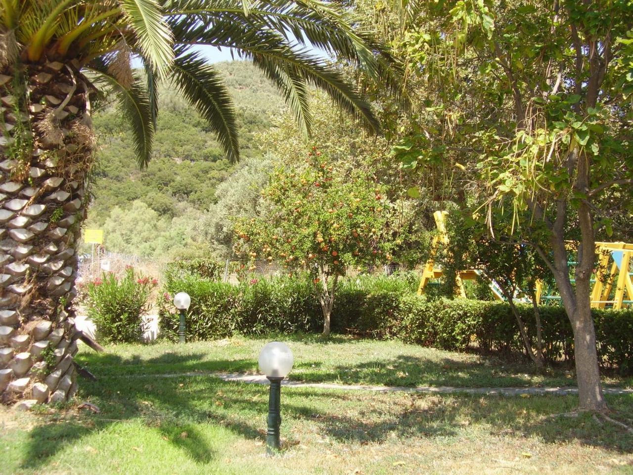 Razi Beach Lefokastro Exterior photo