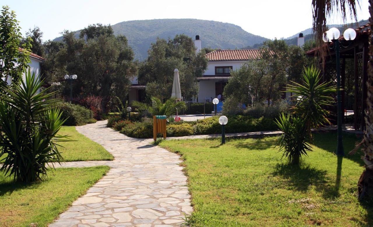Razi Beach Lefokastro Exterior photo